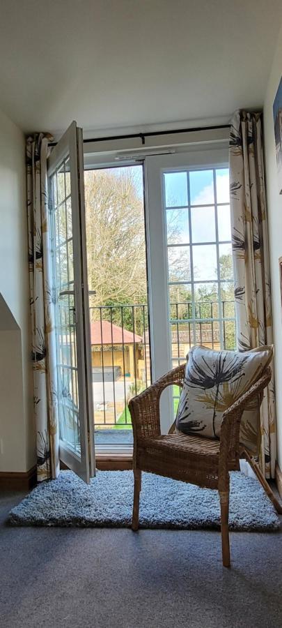 Ha'Penny Acre Bed & Breakfast Sherfield English Eksteriør bilde
