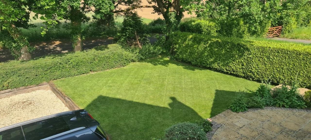 Ha'Penny Acre Bed & Breakfast Sherfield English Eksteriør bilde